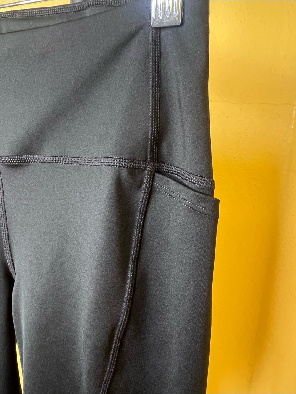 Like New Nike Swift Dri-FIT High Waist 7/8 Running Leggings Black Pockets Size S - Picture 7 of 13
